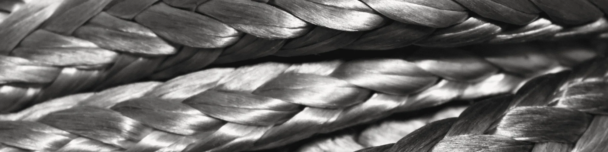 Torque-neutral 12-strand Dyneema SK78 braid engineered for industrial winch and heavy lift operations