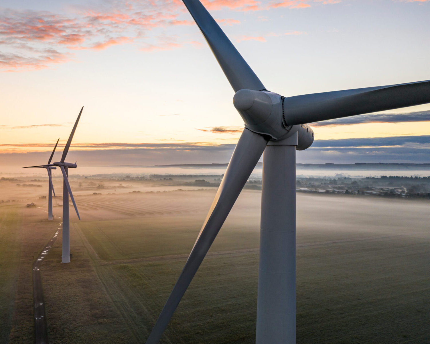 EN 1891 certified static ropes for wind turbine maintenance; low-stretch lines for offshore and onshore blade repair.